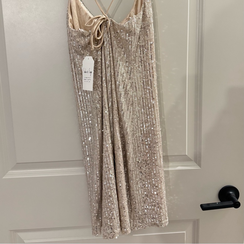 Sadie & Sage Gold/Champagne Sequin Mini Dress - Picture 4 of 6